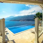 Alis Stunning Sea View With Infinity Pool Villa *