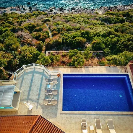 Alis Stunning Sea View With Infinity Pool Villa *